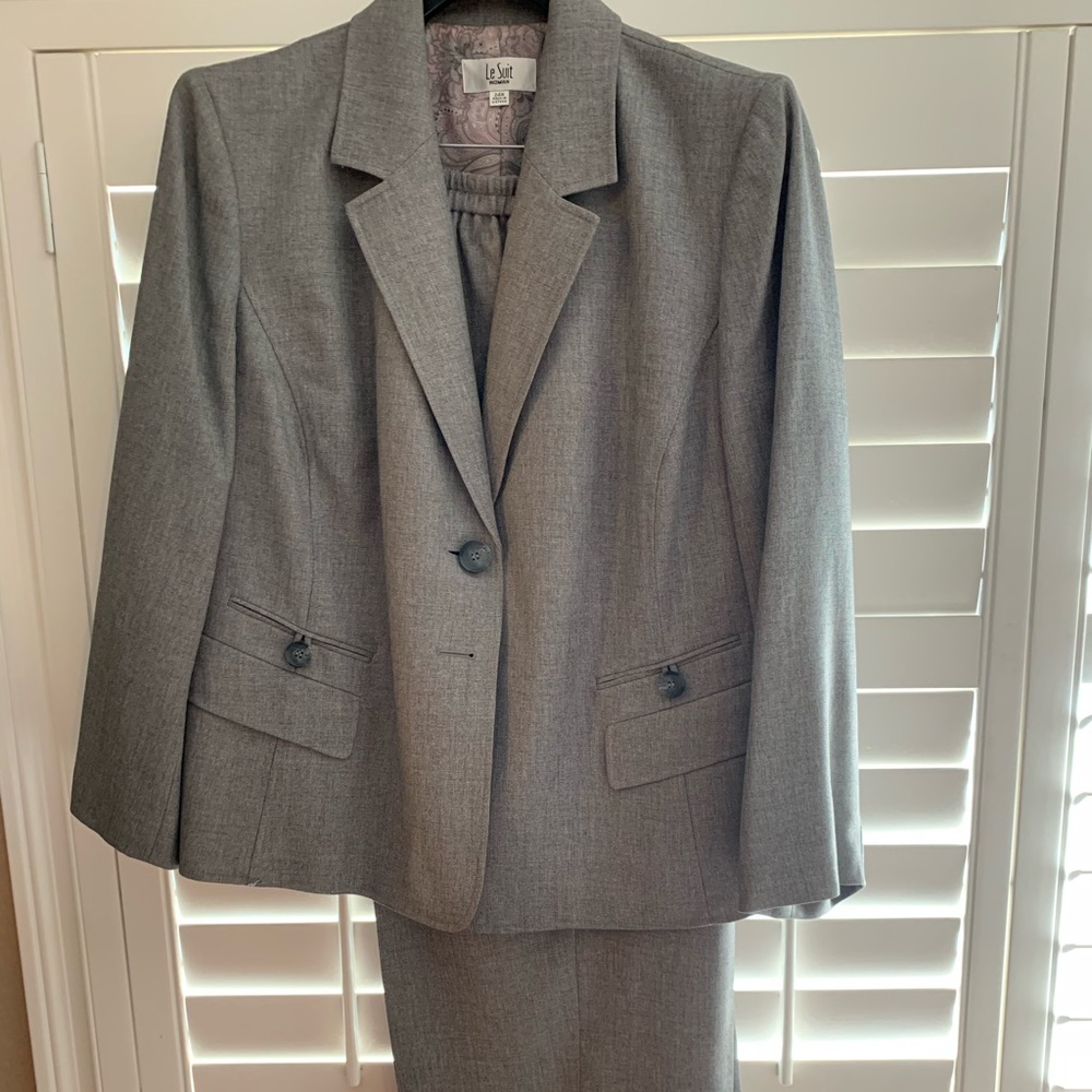 Grey Tweed suit by Le Suits